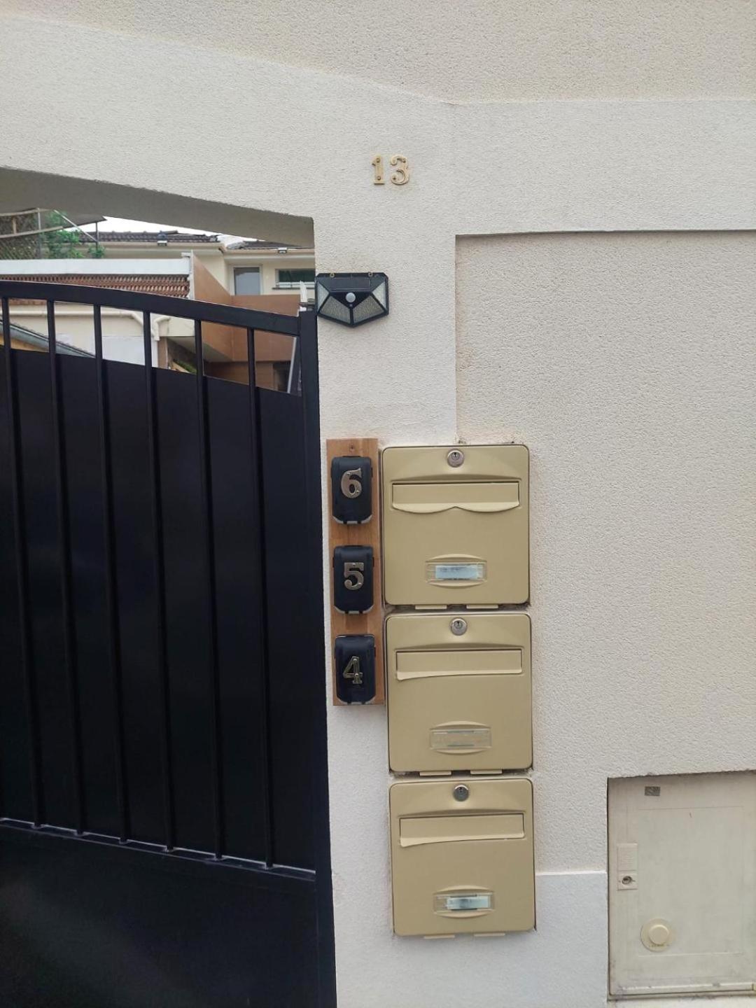 Paris-Julesverne-Bienvenue-Terrasse-Netflix ป็องแต็ง ภายนอก รูปภาพ